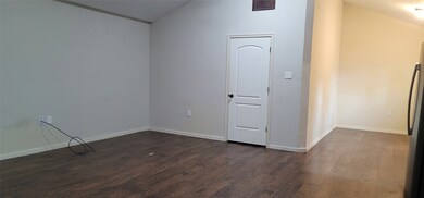 10514 Barnham St, Houston, TX 77016 - photo 4