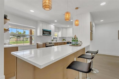 2837 Woodcrest Dr, Sarasota, FL 34239 - photo 3