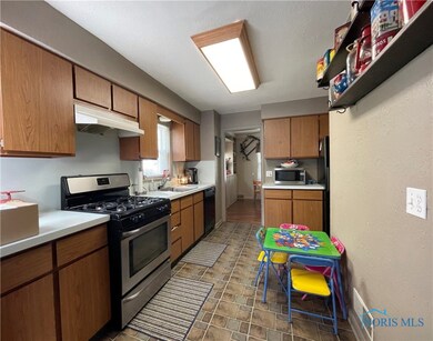 3915 Wallwerth Dr, Toledo, OH 43612 - photo 6