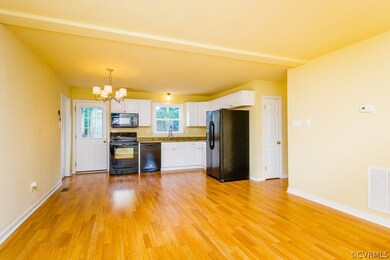 12107 Dehaviland Dr, Midlothian, VA 23112 - photo 4