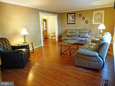 546 Trappe Ln, Langhorne, PA 19047 - photo 2