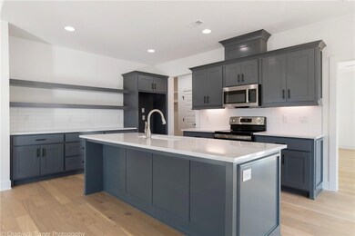 33 Lyndhurst Dr, Bella Vista, AR 72714 - photo 5