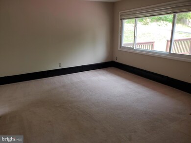 18947 Barnette Cir, Triangle, VA 22172 - photo 3