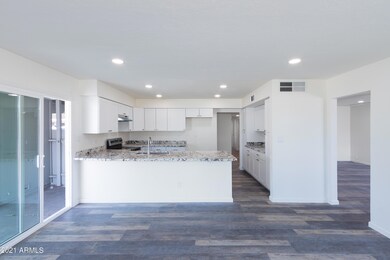 Kitchen bar