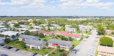 71 Coventry C, West Palm Beach, FL 33417 - photo 5