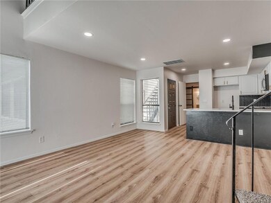 11530 N May Ave unit D208, Oklahoma City, OK 73120 - photo 6