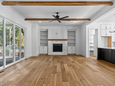 006-1280x960-living-room