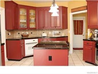 Display cabinets and a second oven are added bonus