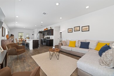 16500 Cascading Pines Ct, Conroe, TX 77302 - photo 2