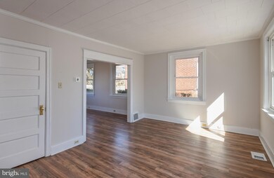 322 S 3rd Ave, Reading, PA 19611 - photo 5