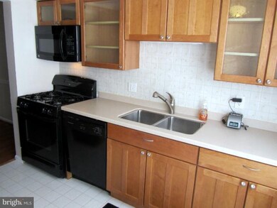 1949 Mayflower Dr, Woodbridge, VA 22192 - photo 3