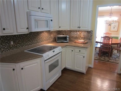 Tasteful and Neutral Glass Tile Backsplash Mosaics