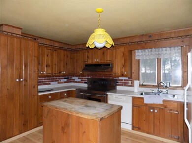 2820 Greeley Ave, Erie, PA 16506 - photo 5