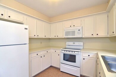 30 S High Oaks Cir, Spring, TX 77380 - photo 2