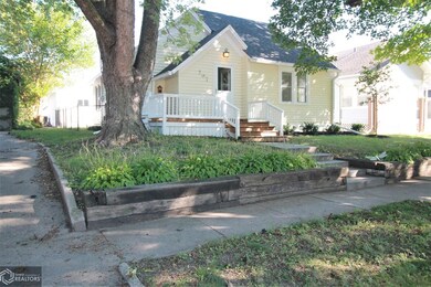 207 W Summit Ave, Shenandoah, IA 51601 - photo 3