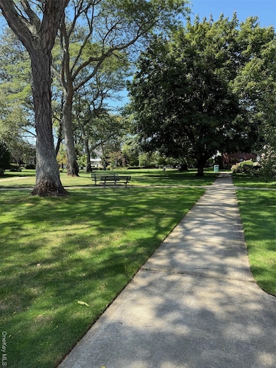 1211 E Broadway unit C-24, Hewlett, NY 11557 - photo 2