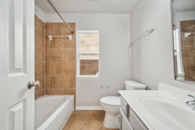 10527 Quiet Villas Ln, Houston, TX 77075 - photo 5