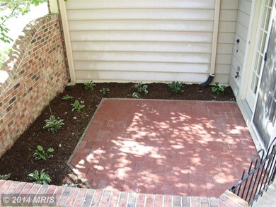 5821 Linden Square Ct, Rockville, MD 20852 - photo 3