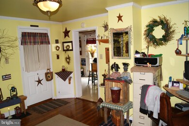 364 W Queen St, Chambersburg, PA 17201 - photo 5