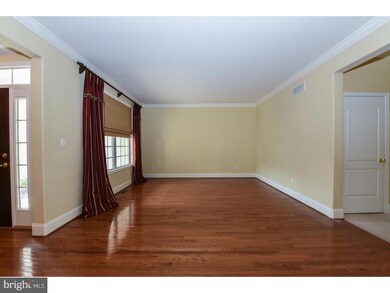 581 Fawnview Cir, Blue Bell, PA 19422 - photo 4