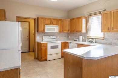 7337 S 53rd Street Ct, Lincoln, NE 68516 - photo 5