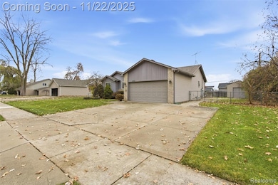 33766 Lipke St, Clinton Township, MI 48035 - photo 2