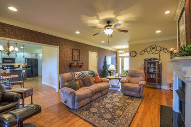 Flowing floor plan throughout!