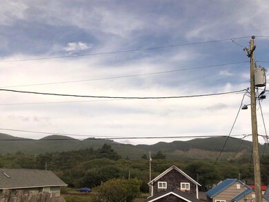 362 N Pacific St, Rockaway Beach, OR 97136 - photo 6