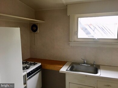 308 S 3rd Ave, Reading, PA 19611 - photo 5