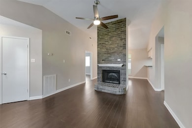 8526 Lazy Brook Ln, La Porte, TX 77571 - photo 4