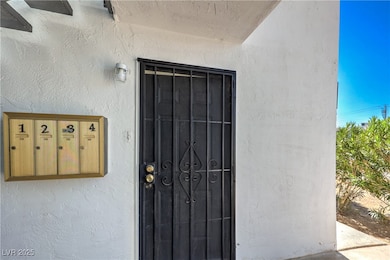 1444 Silver Mesa Cir, Las Vegas, NV 89169 - photo 5