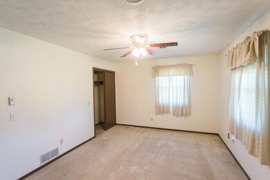 851 E Lexington St, Harrodsburg, KY 40330 - photo 7