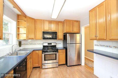 12813 Weiss St, Rockville, MD 20853 - photo 4