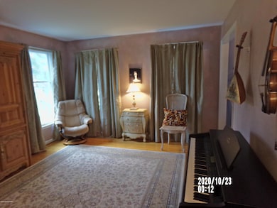 199 Schwenk Rd, Perkiomenville, PA 18074 - photo 4