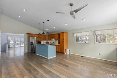 525 Arrowhead Ln, Litchfield, IL 62056 - photo 6