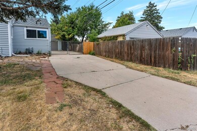 11612 Del Mar Pkwy, Aurora, CO 80010 - photo 2