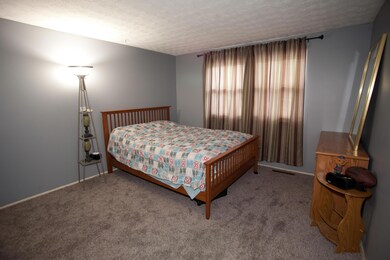 5067 Brewster Dr, Columbus, OH 43232 - photo 5