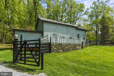 19233 Blueridge Mountain Rd, Bluemont, VA 20135 - photo 7