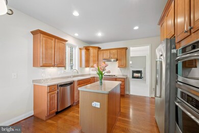 6921 Netherstone Ct, Gainesville, VA 20155 - photo 6