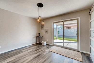 8939 N 10th Street Phoenix AZ-large-006-