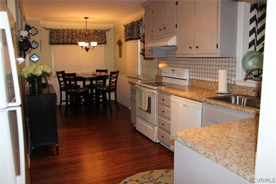 Large eat-in kitchen beautifully accented by new b