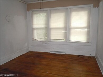 2nd Bedroom.