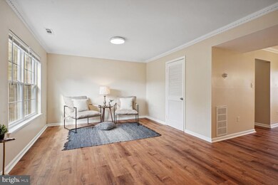 9497 Linden Leaf Ct unit 2, Fairfax, VA 22031 - photo 5