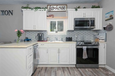 814 2nd St, Asotin, WA 99402 - photo 4