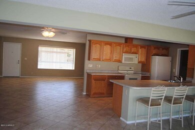 Kitchen Breakfast Bar 1
