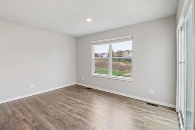 1215 Meadow View Dr, Carlisle, IA 50047 - photo 4