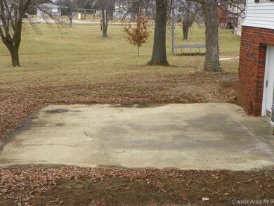 1639 Sandusky Rd, Jacksonville, IL 62650 - photo 3