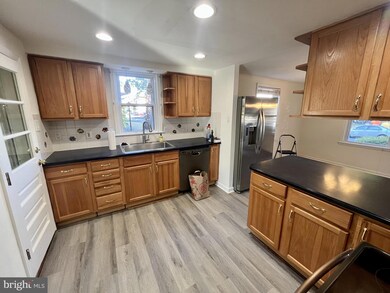 758 Braxton Rd, Ridley Park, PA 19078 - photo 5