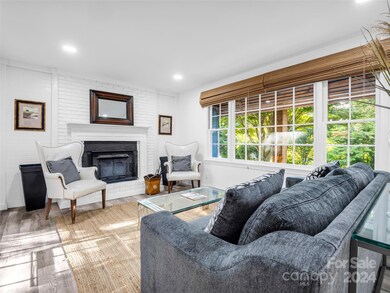 74 Brookside Dr, Hendersonville, NC 28792 - photo 4