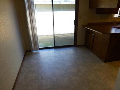 2056 Brookhurst St, Medford, OR 97504 - photo 7